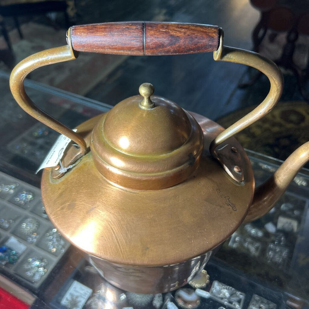 Vict. Kettle England C.1870-1910