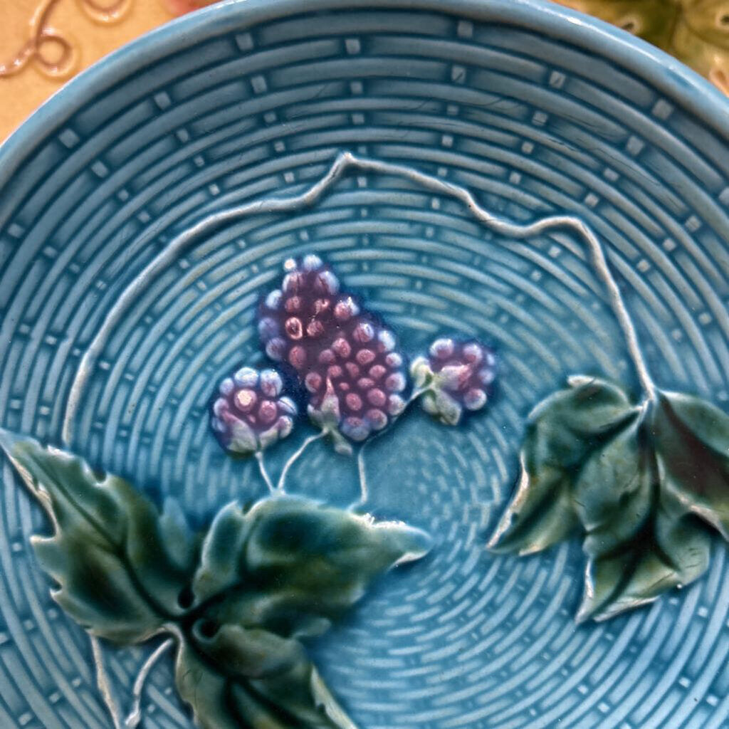 Majolica Zell Basket Weave Plate