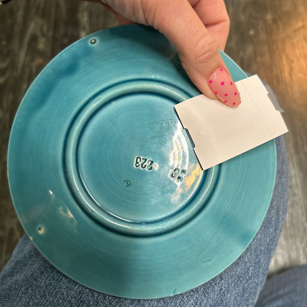 Majolica Zell Basket Weave Plate