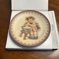 M.j.hummel Plate