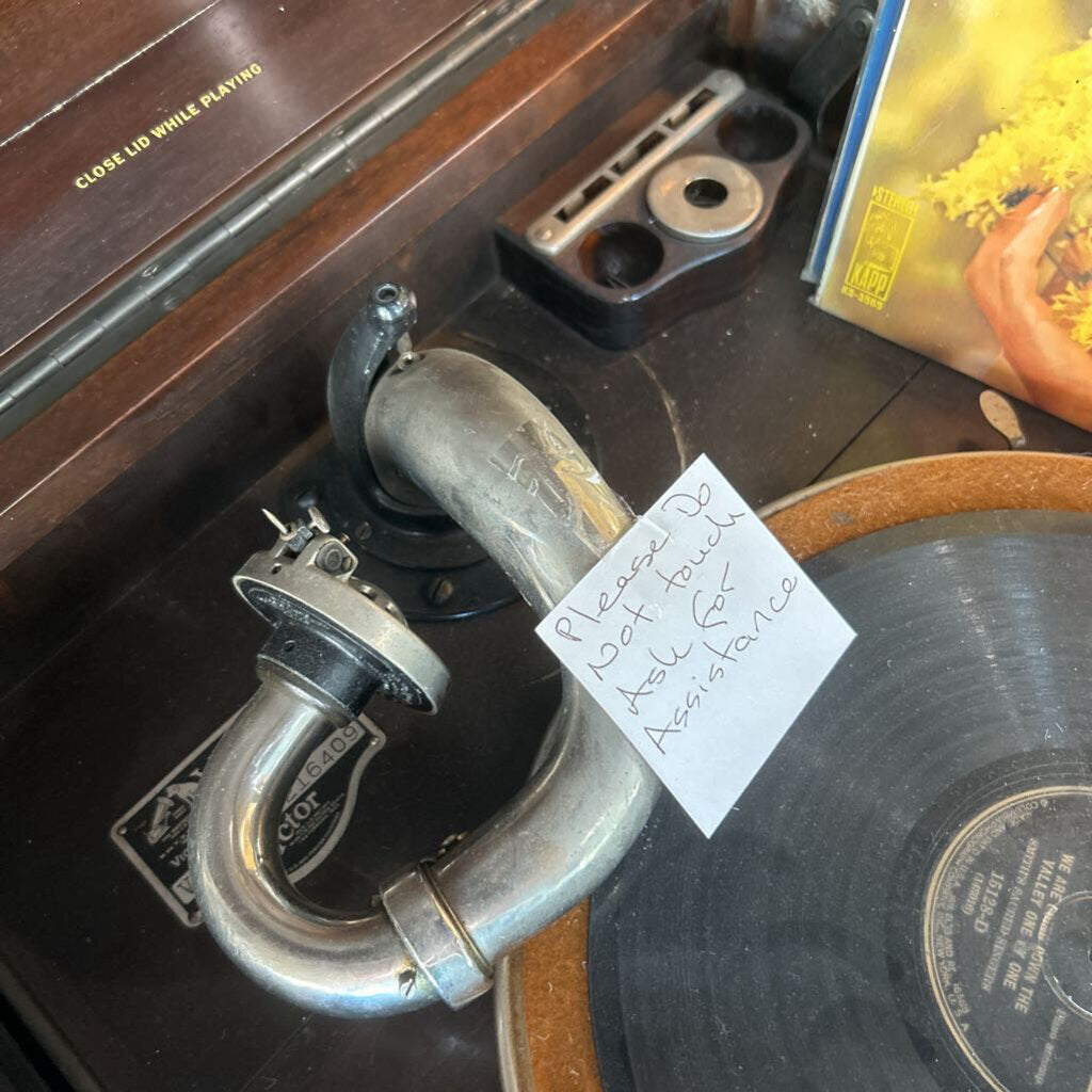 Record Player Victorola Talking Machine