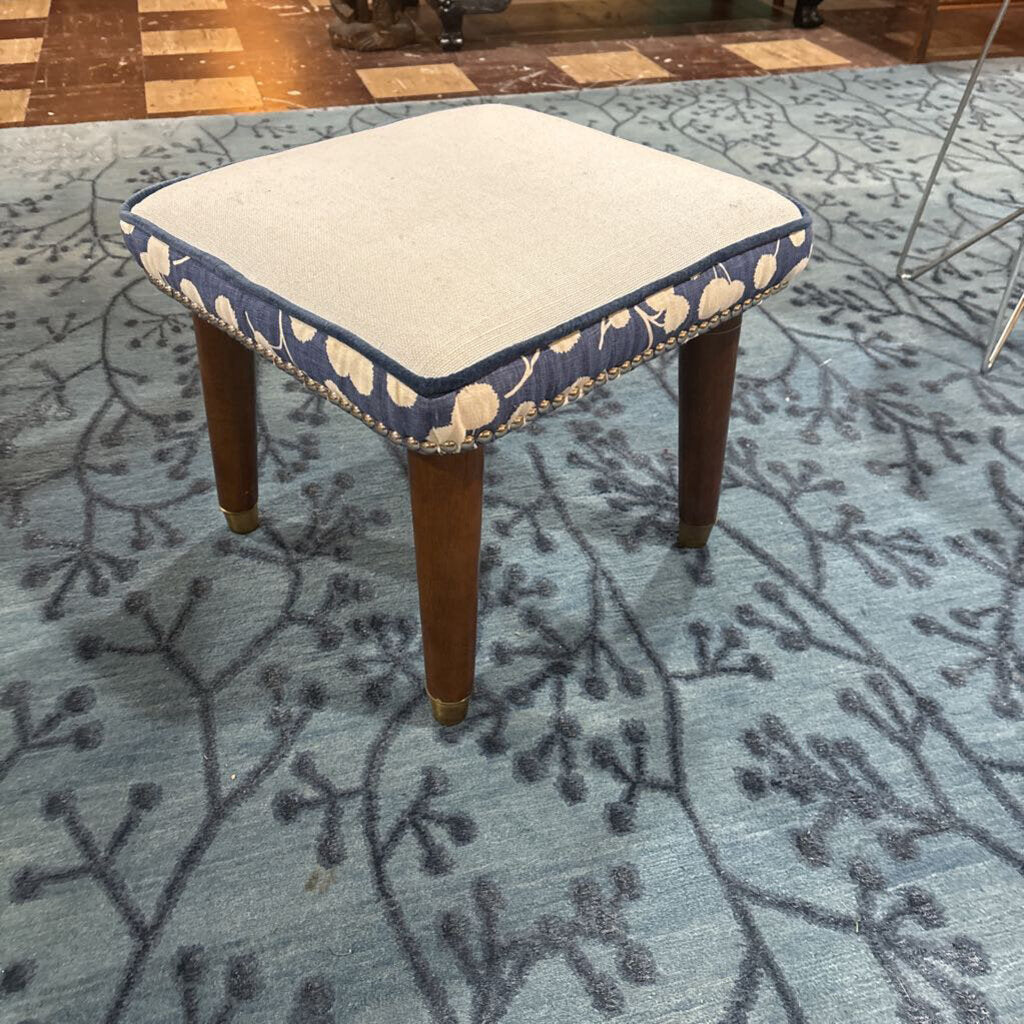 MCM Ottoman