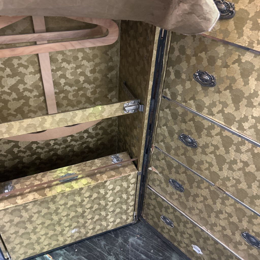 Travel Trunks Shwayder Wardrobe Trunk