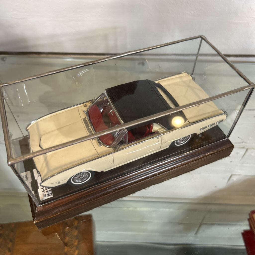 Danburry Mint 1962 Thunderbird Replica