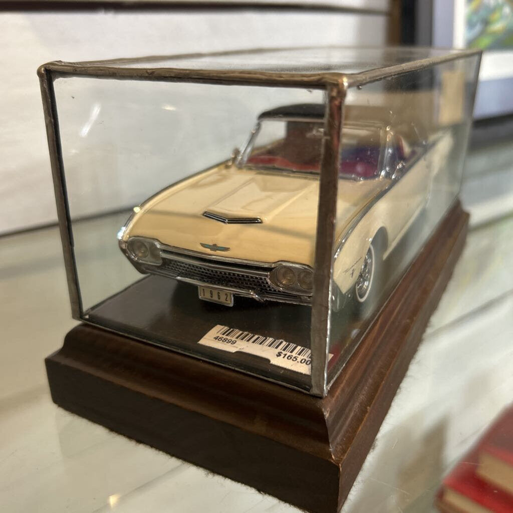Danburry Mint 1962 Thunderbird Replica
