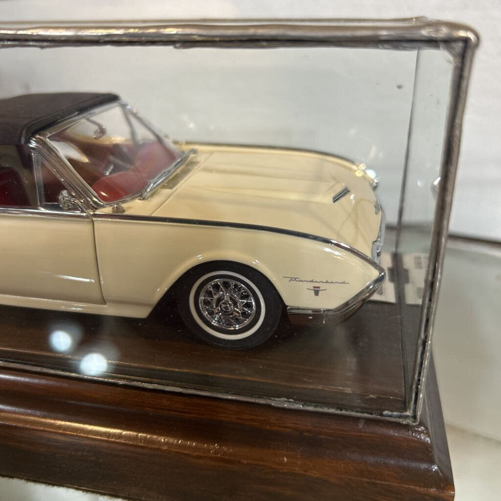 Danburry Mint 1962 Thunderbird Replica