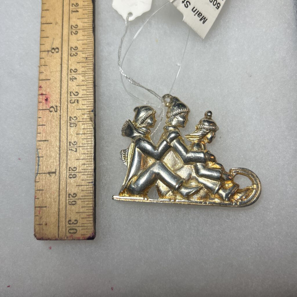 3 Children Sled 1993
