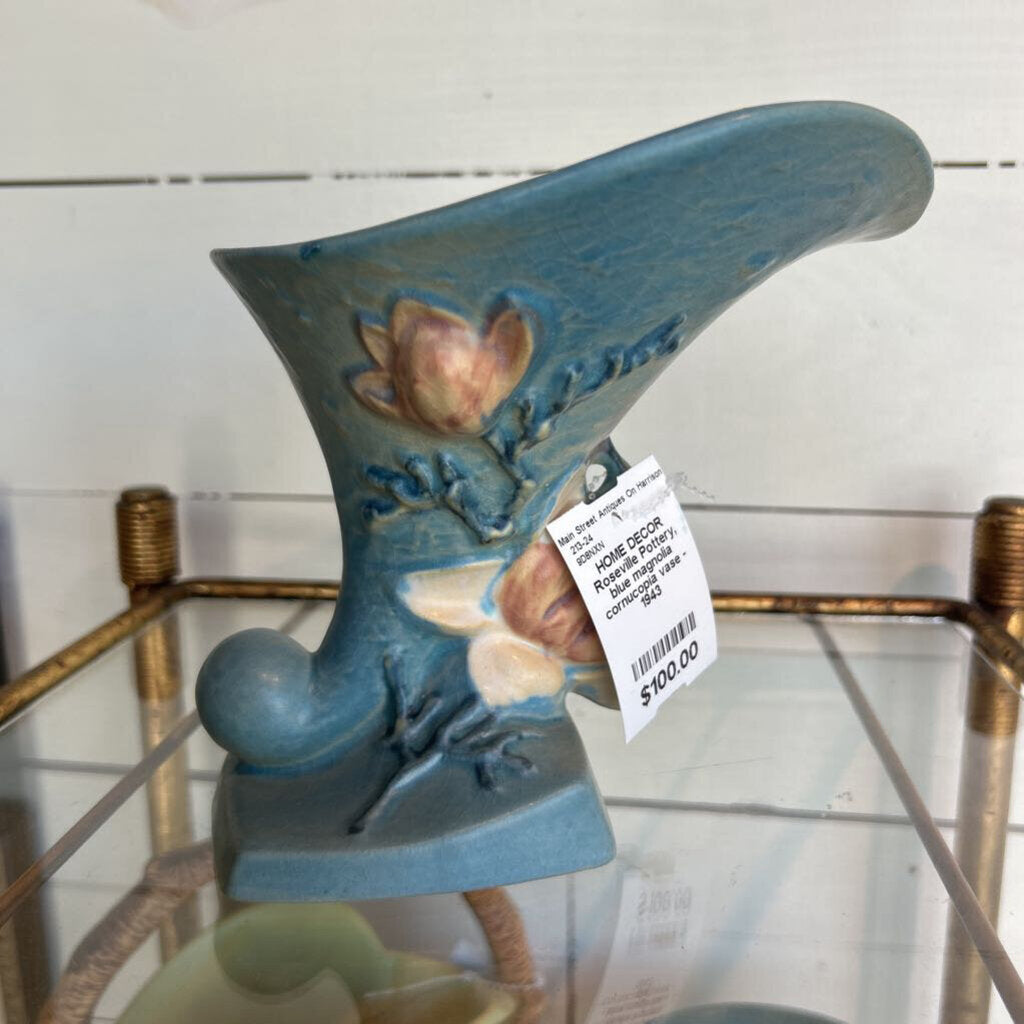 Roseville Pottery, blue magnolia cornucopia vase -1943