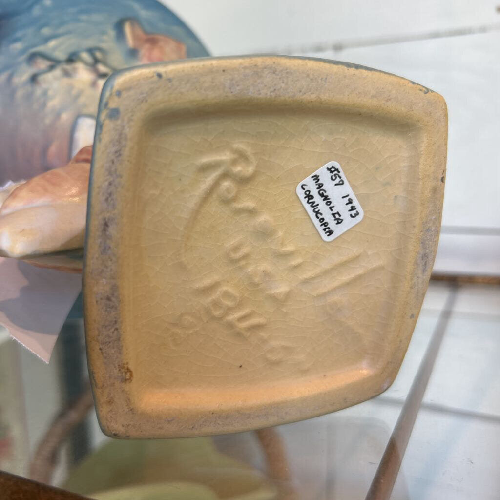 Roseville Pottery, blue magnolia cornucopia vase -1943