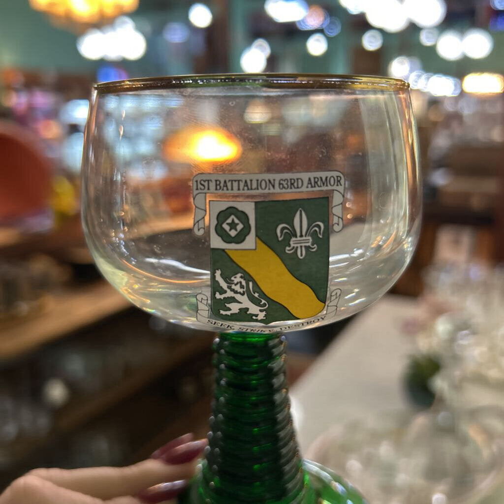 Traditional German Roamer Glasses w/ Crest for "1st Battalion 60th Armor Division"; Pair