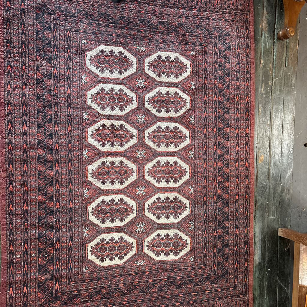 Bokhara hand knotted wool rug (4'x6')