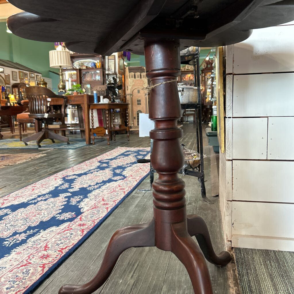 Petal Form Tilt-Top Serving Table