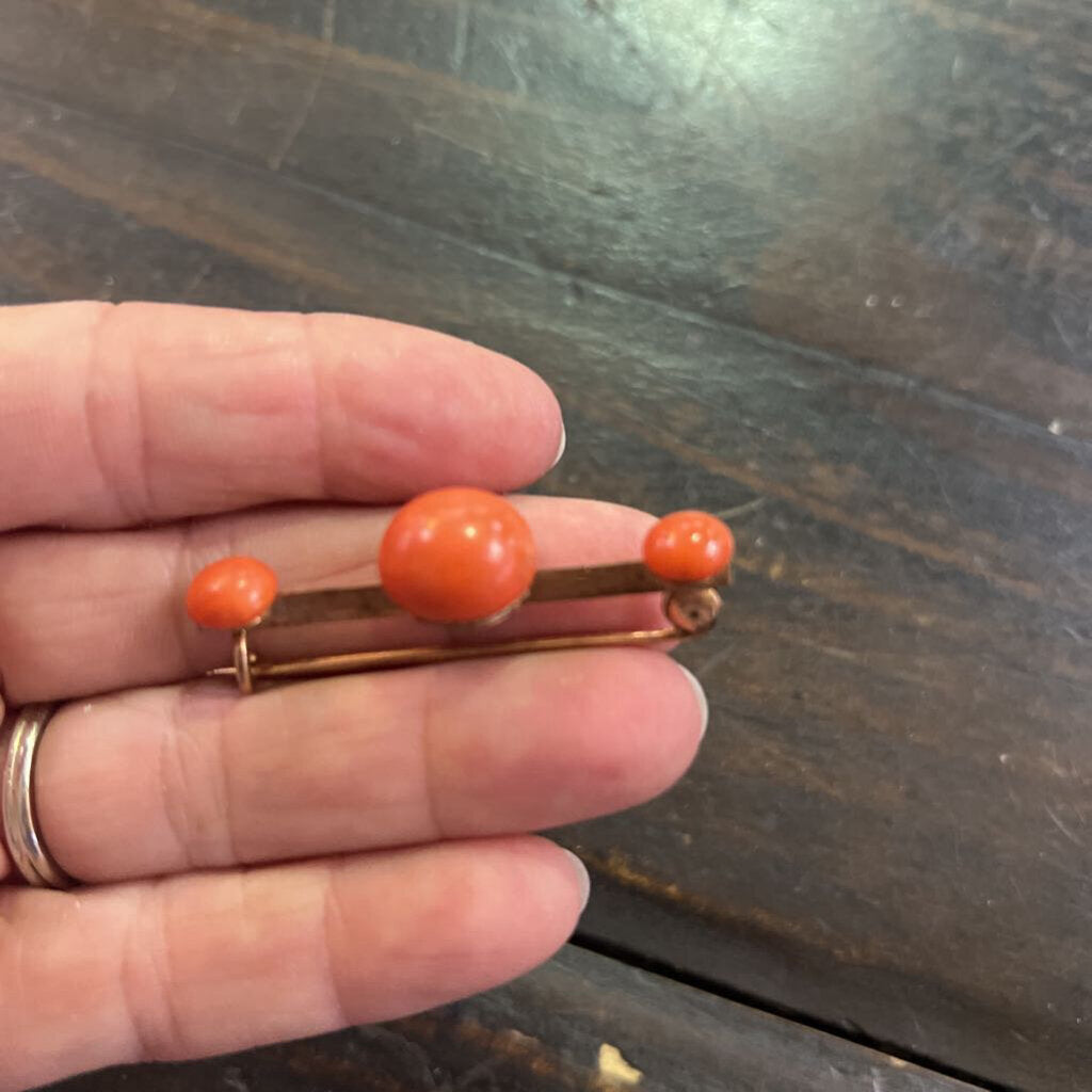 Natural Coral gold bar brooch