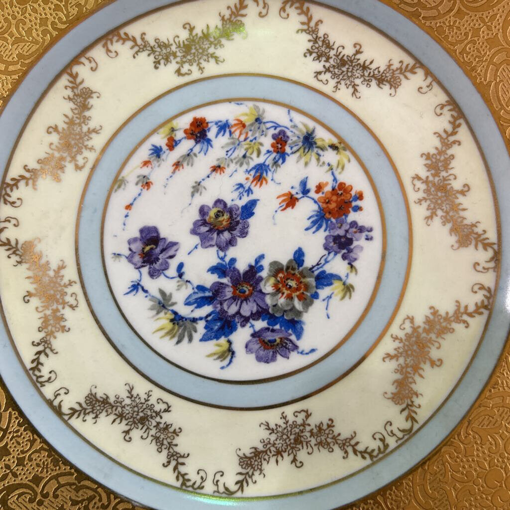 K&A Krautheim Porcelain Plate with wide gilt rim and central floral medalion; Selb, Bavaria, Germany
