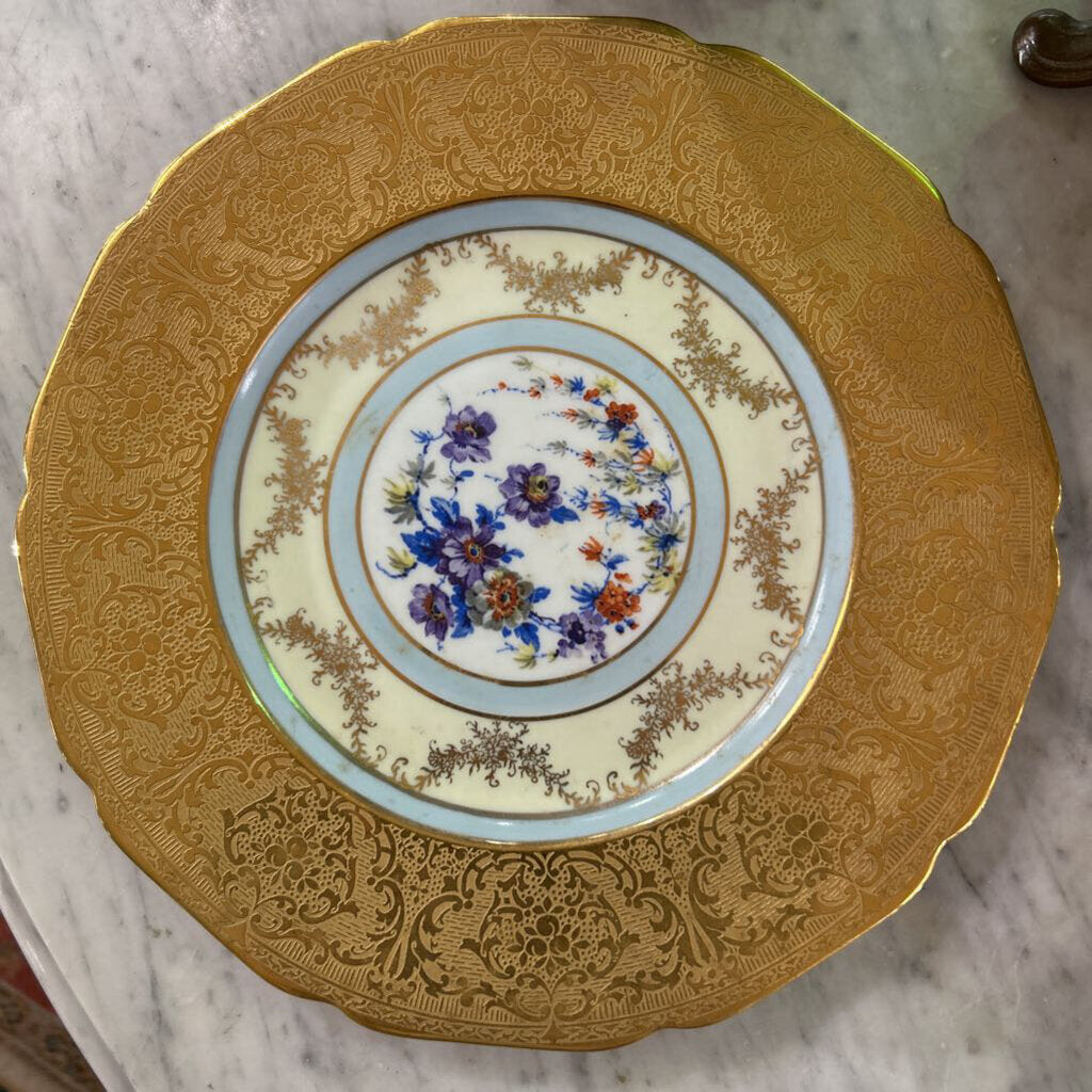 K&A Krautheim Porcelain Plate with wide gilt rim and central floral medalion; Selb, Bavaria, Germany
