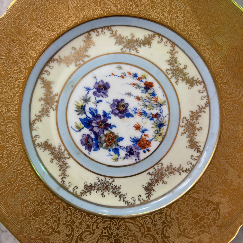K&A Krautheim Porcelain Plate with wide gilt rim and central floral medalion; Selb, Bavaria, Germany