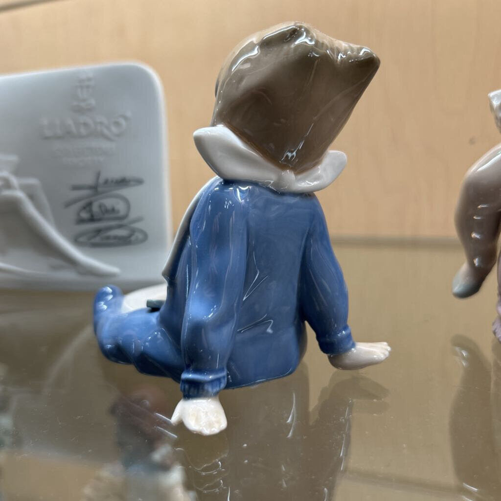Nao by Lladro " I'm Full" Figurine by Sculptor Jose Puche