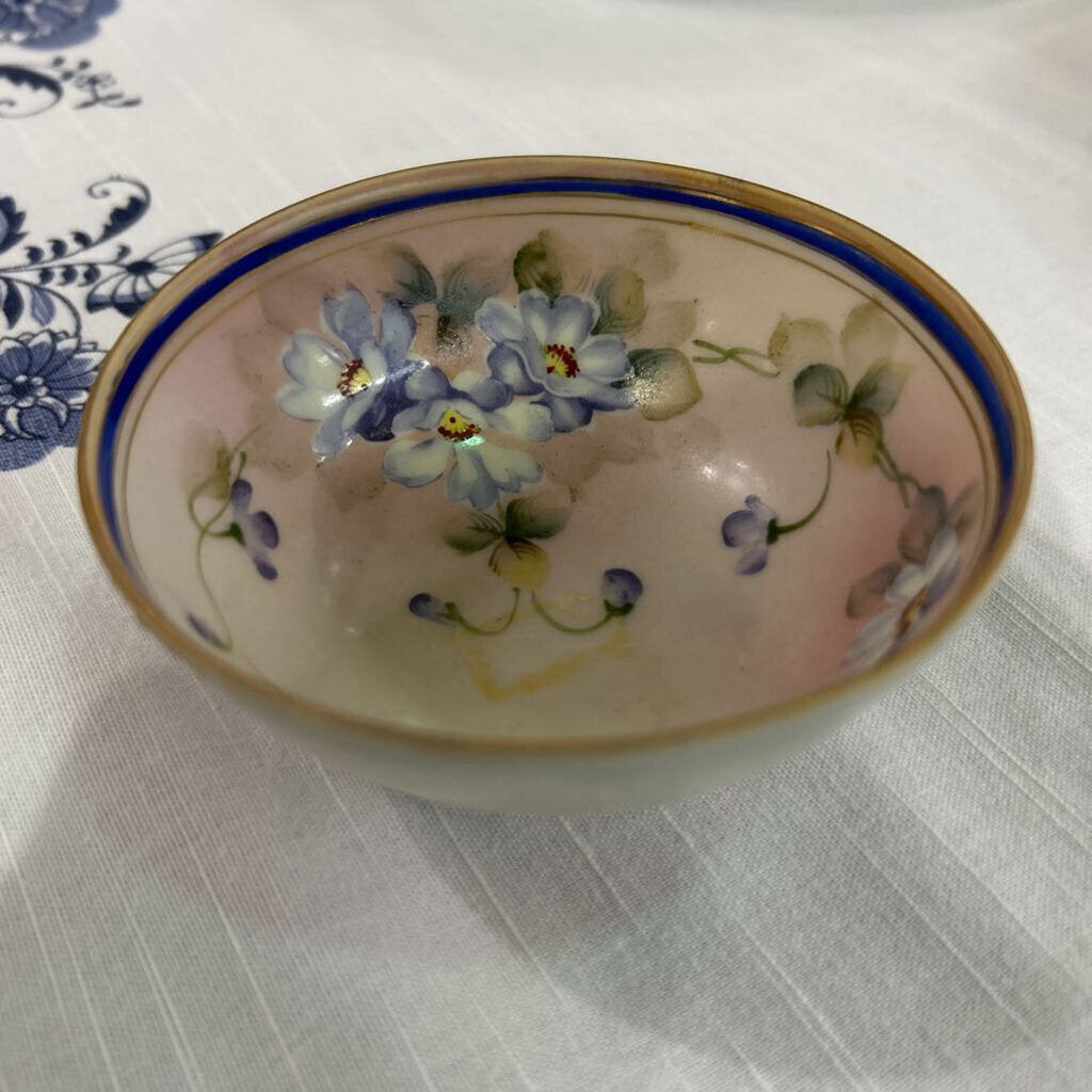 Nippon Three Footed Bowl Blue Violet Decoration (As Is) c.1891-1921