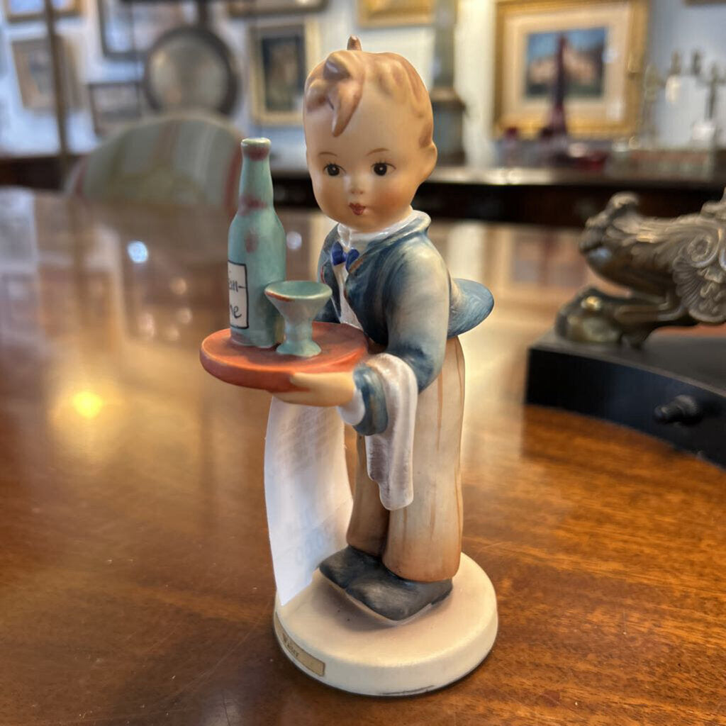VINTAGE Goebel Hummel Figurine "Waiter" #154 TMK-3, W Germany
