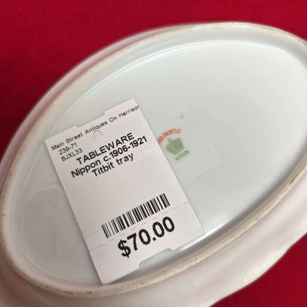 Titbit tray