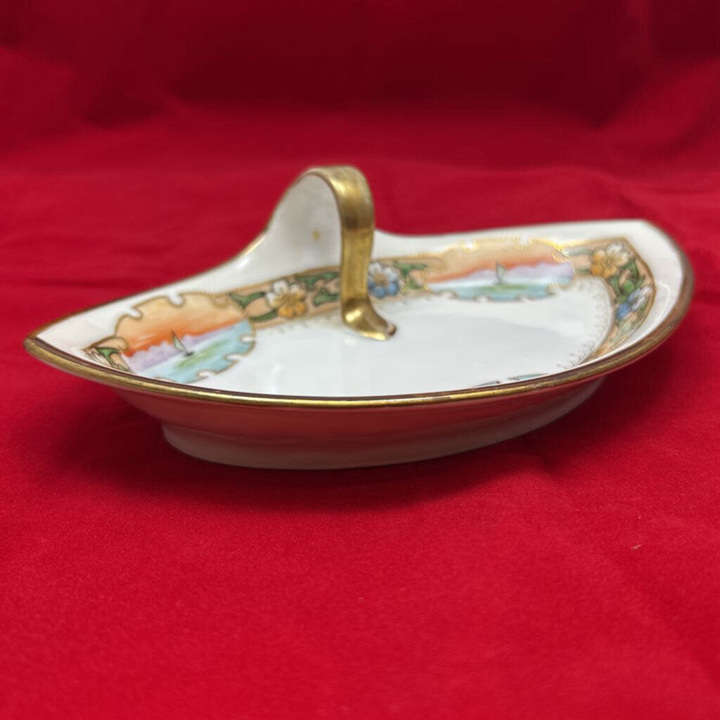 Titbit tray