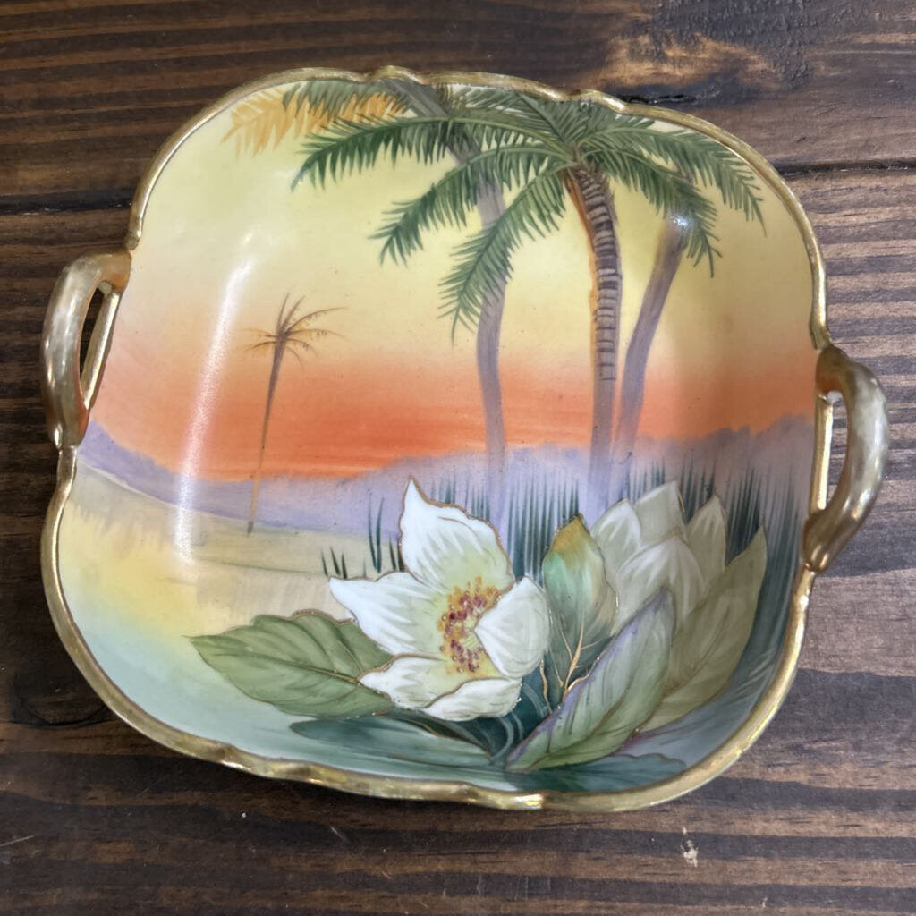 Hand painted Nippon Dish with Gold Guilded Handles Handles, Lotus Flower Palm Trees, 1891-1921.