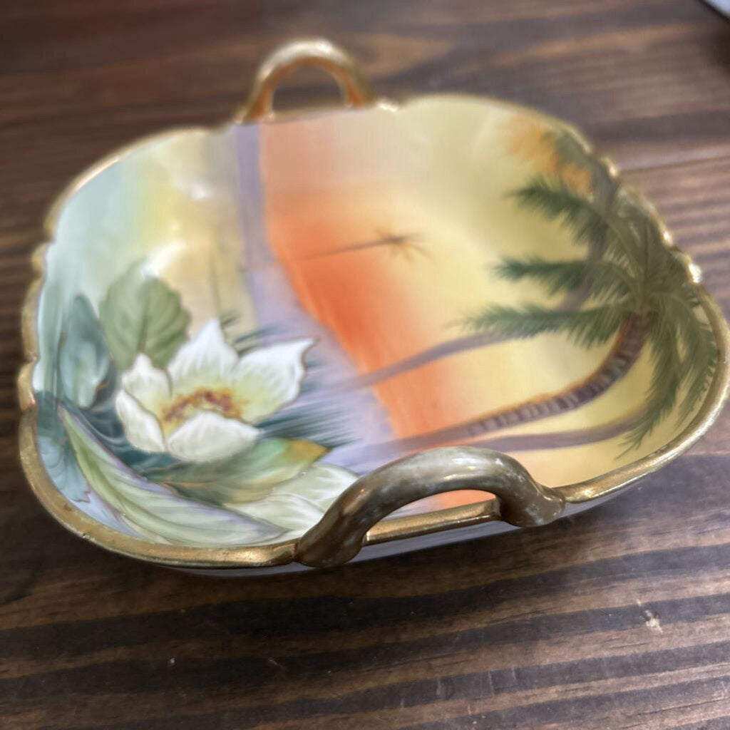 Hand painted Nippon Dish with Gold Guilded Handles Handles, Lotus Flower Palm Trees, 1891-1921.