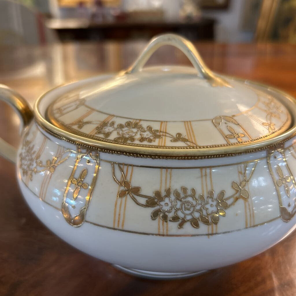 Nippon Covered Bonbon Dish with Gold Detailing
