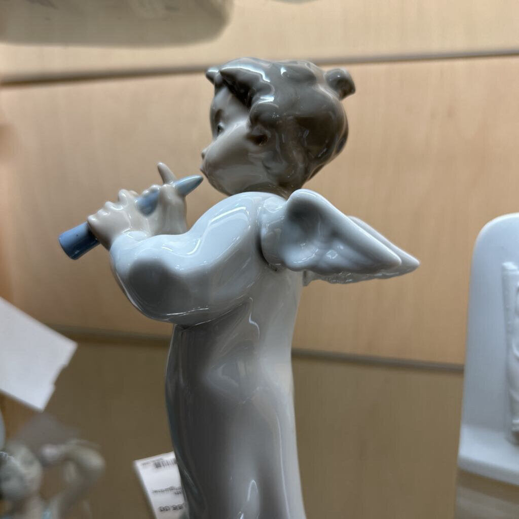 Lladro "Angle with Flute" Porcelain Figurine; Model # 4540