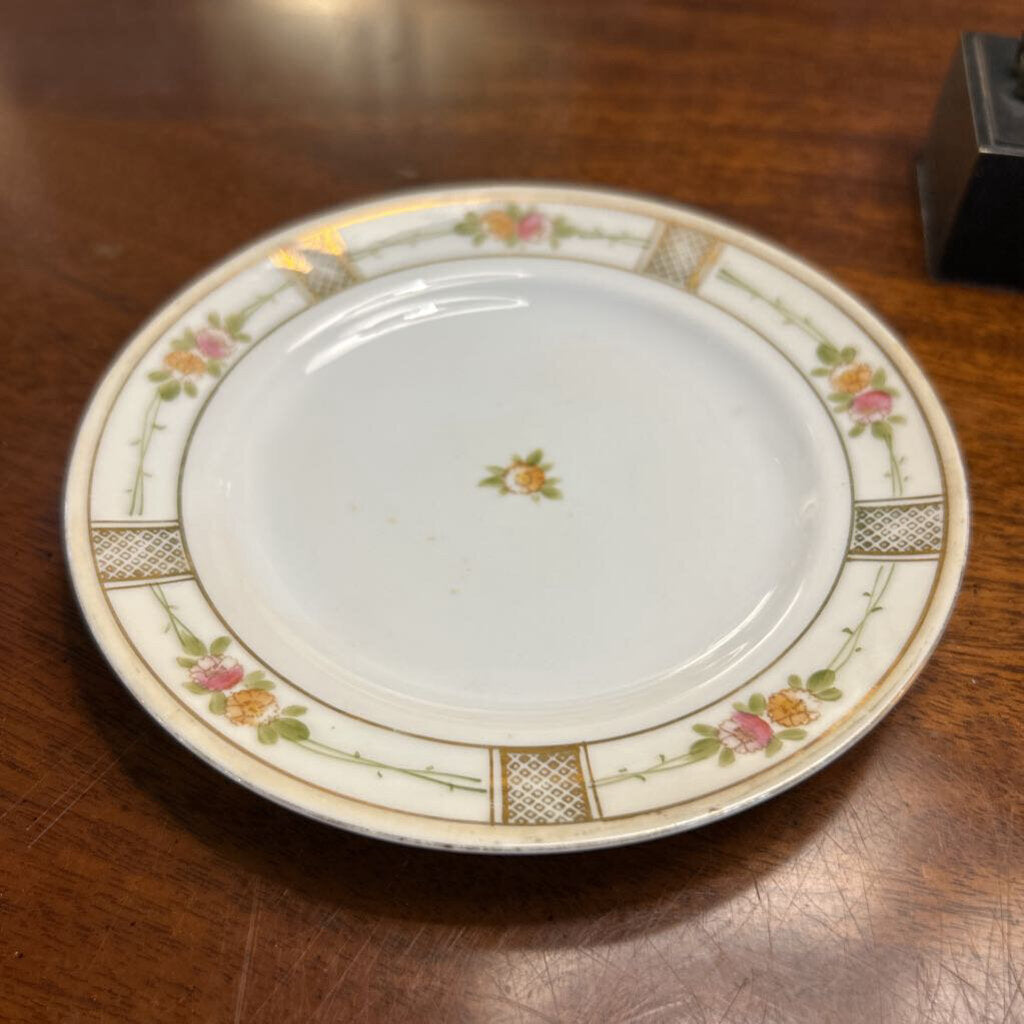 Nippon Small Plate 5.5" set 2, Floral Gold Detail