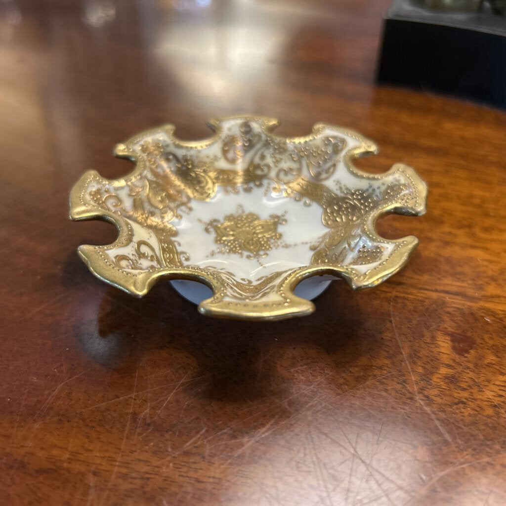 Antique Nippon Porcelain Nut/Salt Bowl Trinket Dish, Gold Detail.