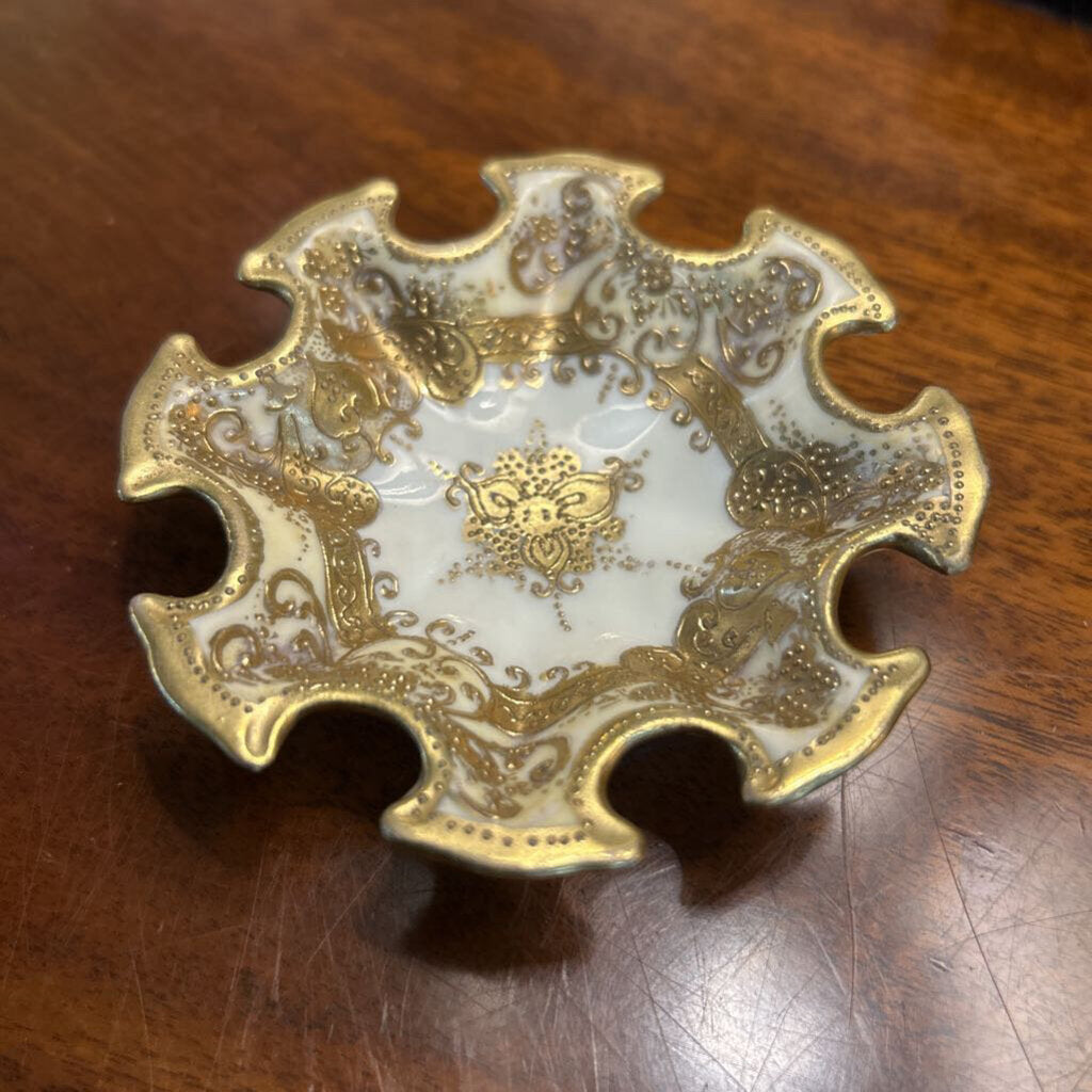 Antique Nippon Porcelain Nut/Salt Bowl Trinket Dish, Gold Detail.