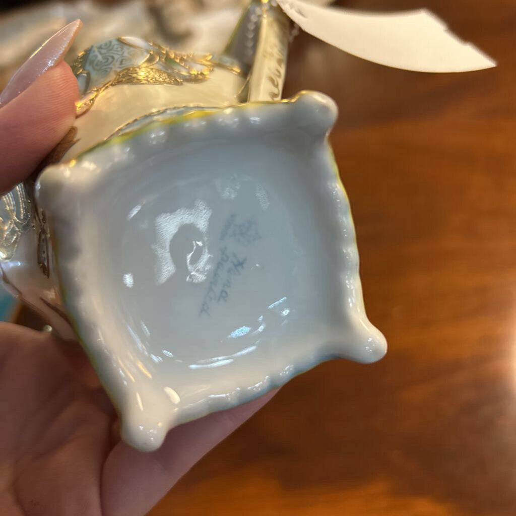 Footed Creamer Enamel