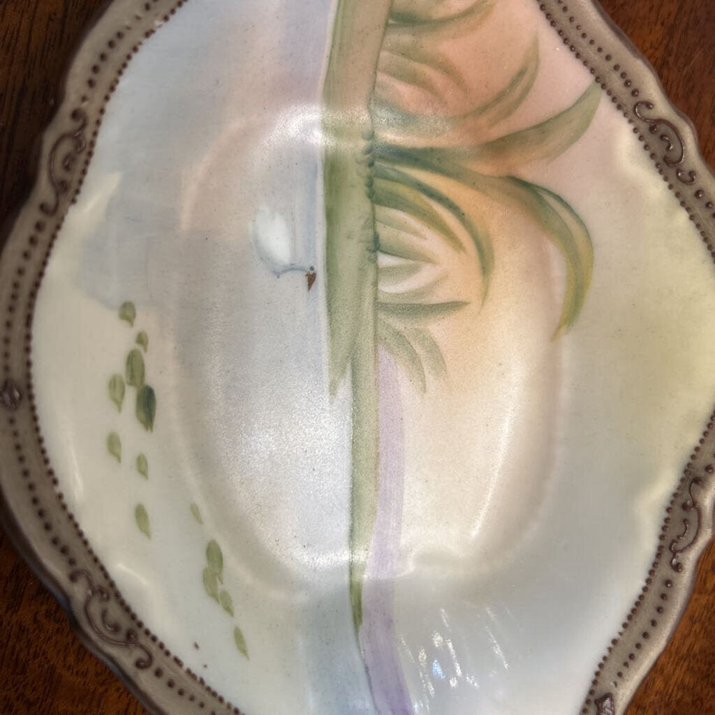 Pierced-Handle Bon-Bon dish