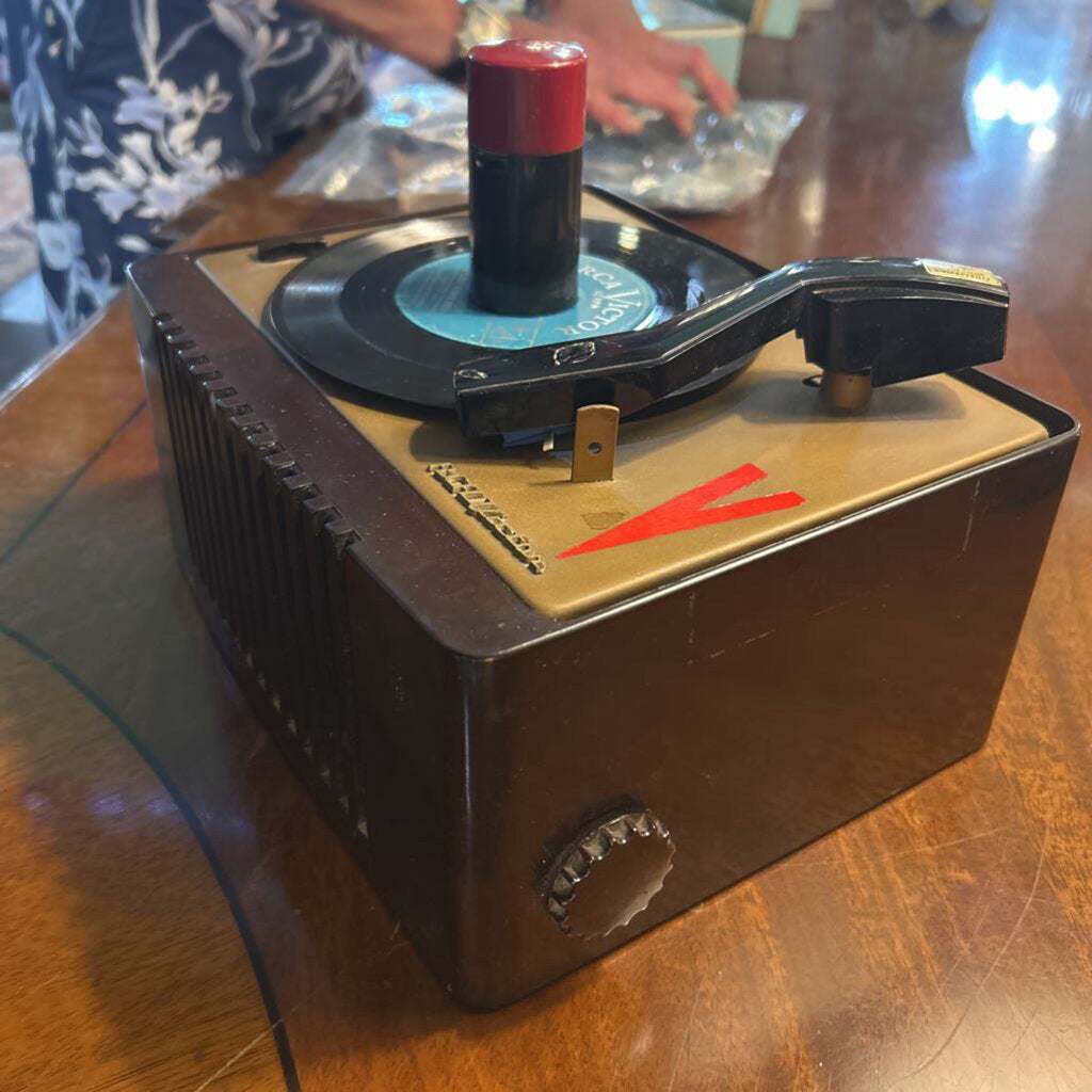 RCA Victor 45-EY-2 RECORD PLAYER *AS IS*