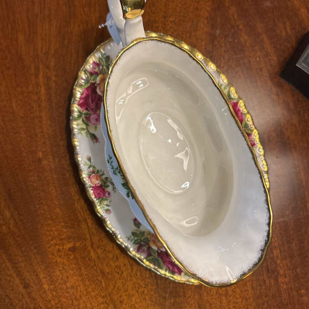 Royal Albert, Old Country Roses Gravy Boat and Plate Set, Bone China, England 1974-1980