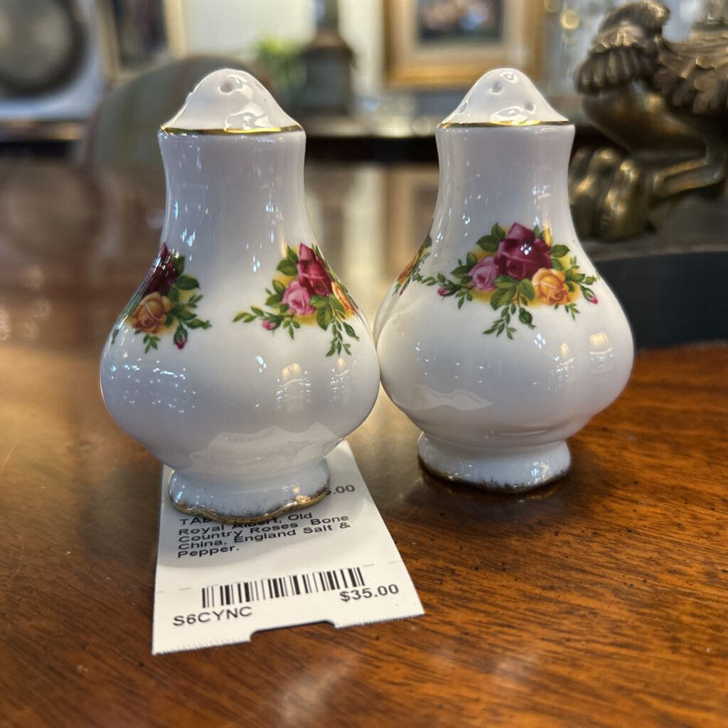 Royal Albert, Old Country Roses Bone China, England Salt & Pepper.