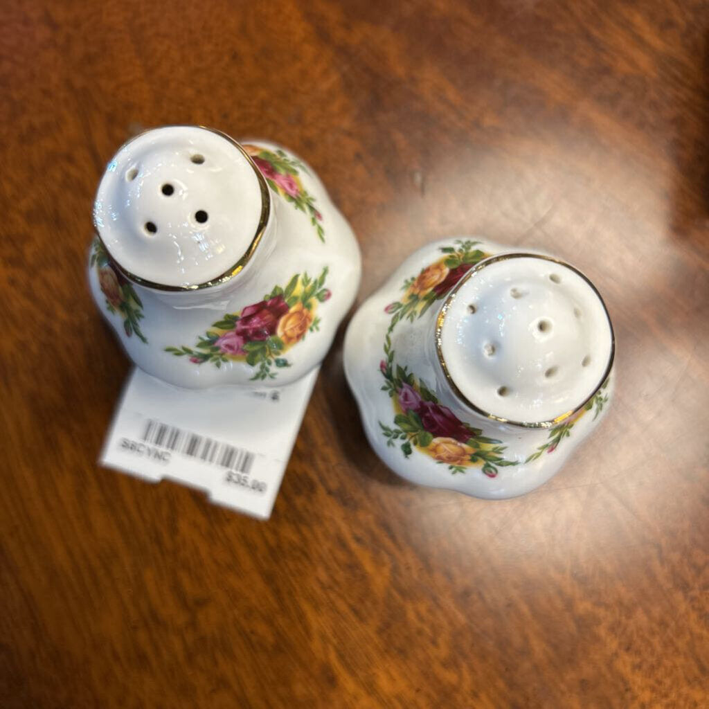 Royal Albert, Old Country Roses Bone China, England Salt & Pepper.
