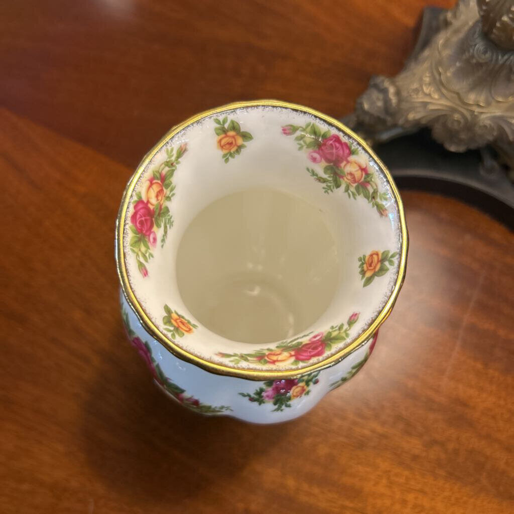 Royal Albert, Old Country Roses, Vase 1980-1993, 9''.