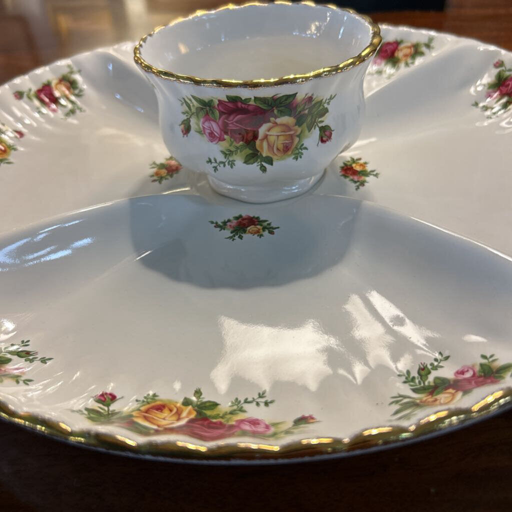 Royal Albert, Old Country Roses, Holiday Relish/Dip/Chip Server. 1998-2002