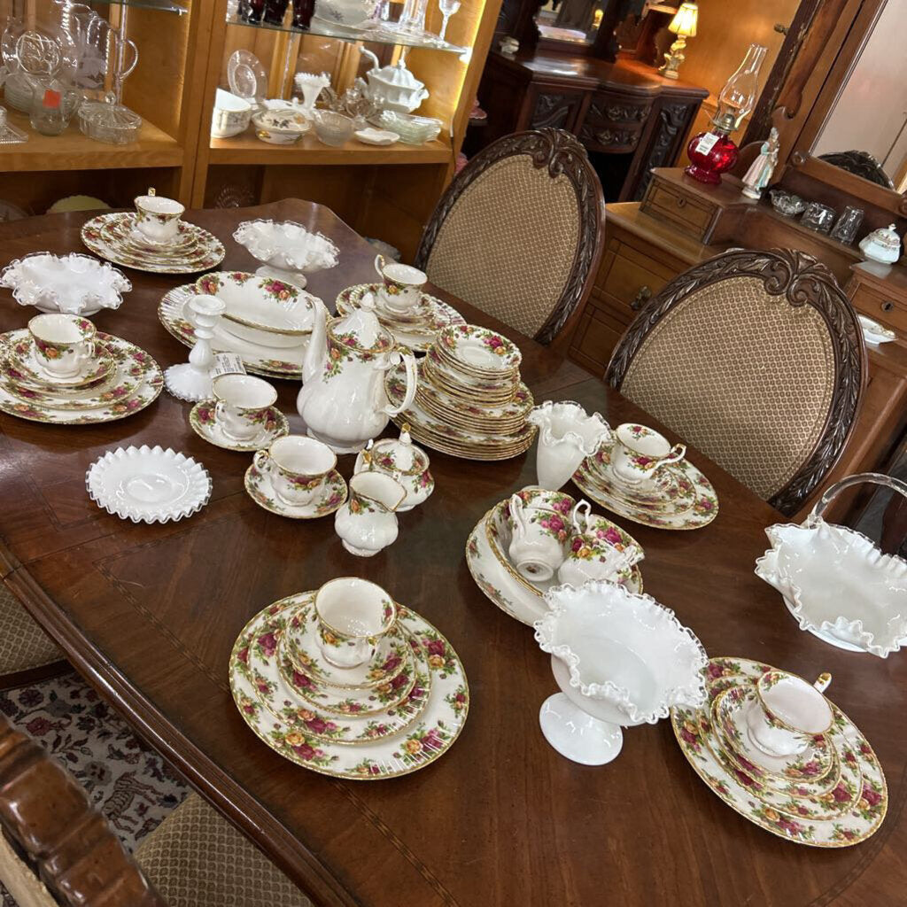 Royal Albert, Old Country Roses , Service for 12 + Teapot, Cream & Sugar, 2 Oval Platters, 1 Small Platter, 4 Veg Bowls. 1970s-1998.