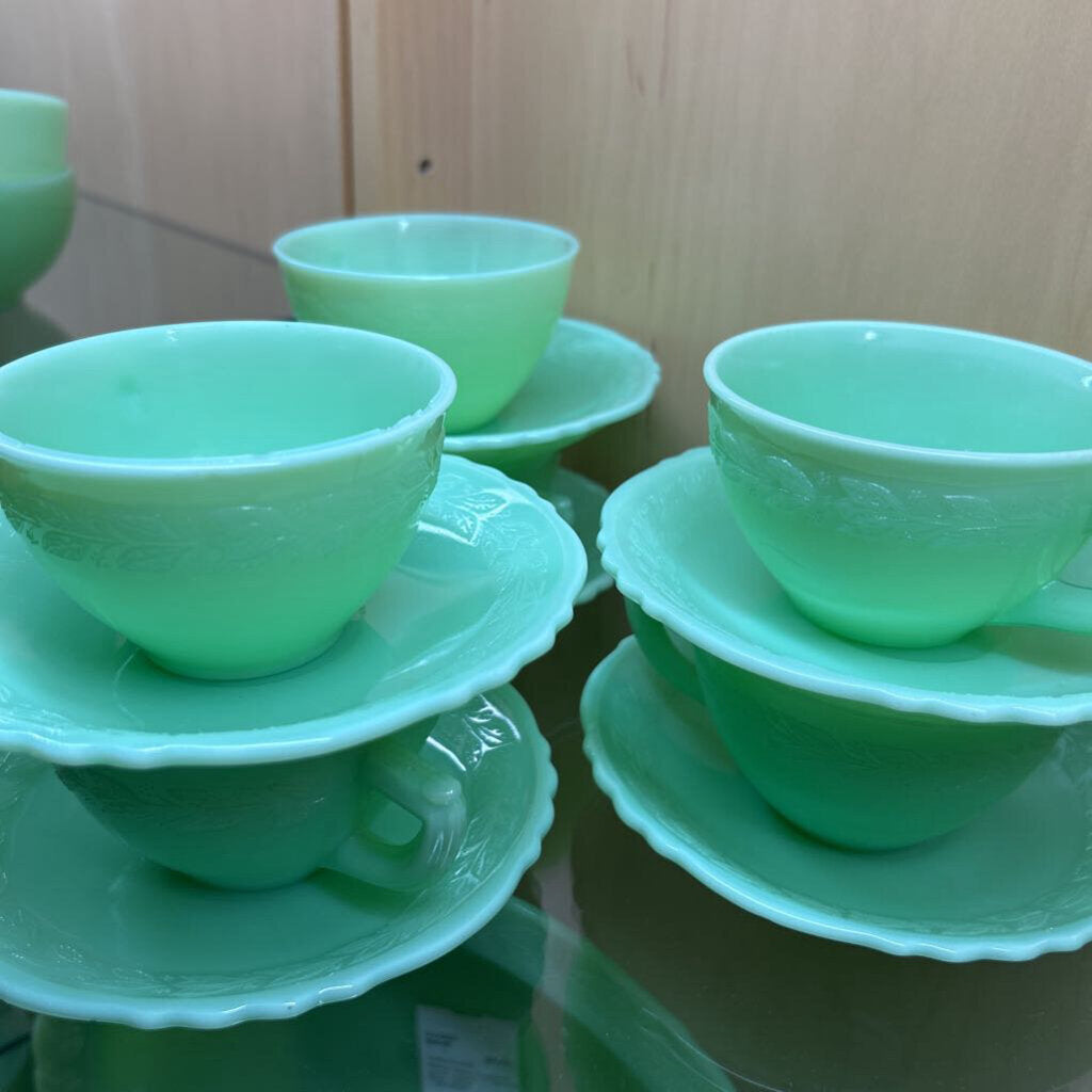 McKee Glass Company Laurel Jadeite Cups & Saucers Set of 6 c.1930s **URANIUM**