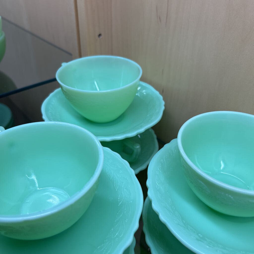 McKee Glass Company Laurel Jadeite Cups & Saucers Set of 6 c.1930s **URANIUM**
