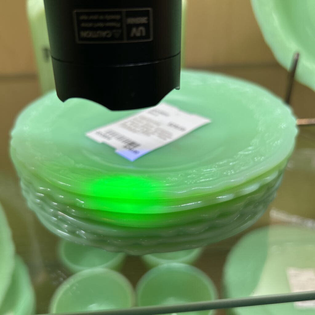 McKee Glass Company Laurel Jadeite Scalloped 6" Bread & Butter Plate Set of 6 c.1930s **URANIUM**