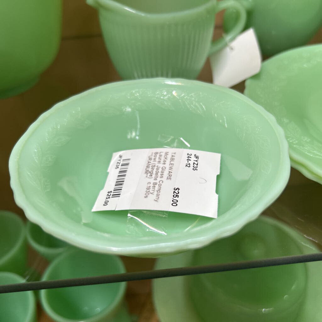 McKee Glass Company Laurel Jadeite Berry Bowl (Single) c.1930s **URANIUM**