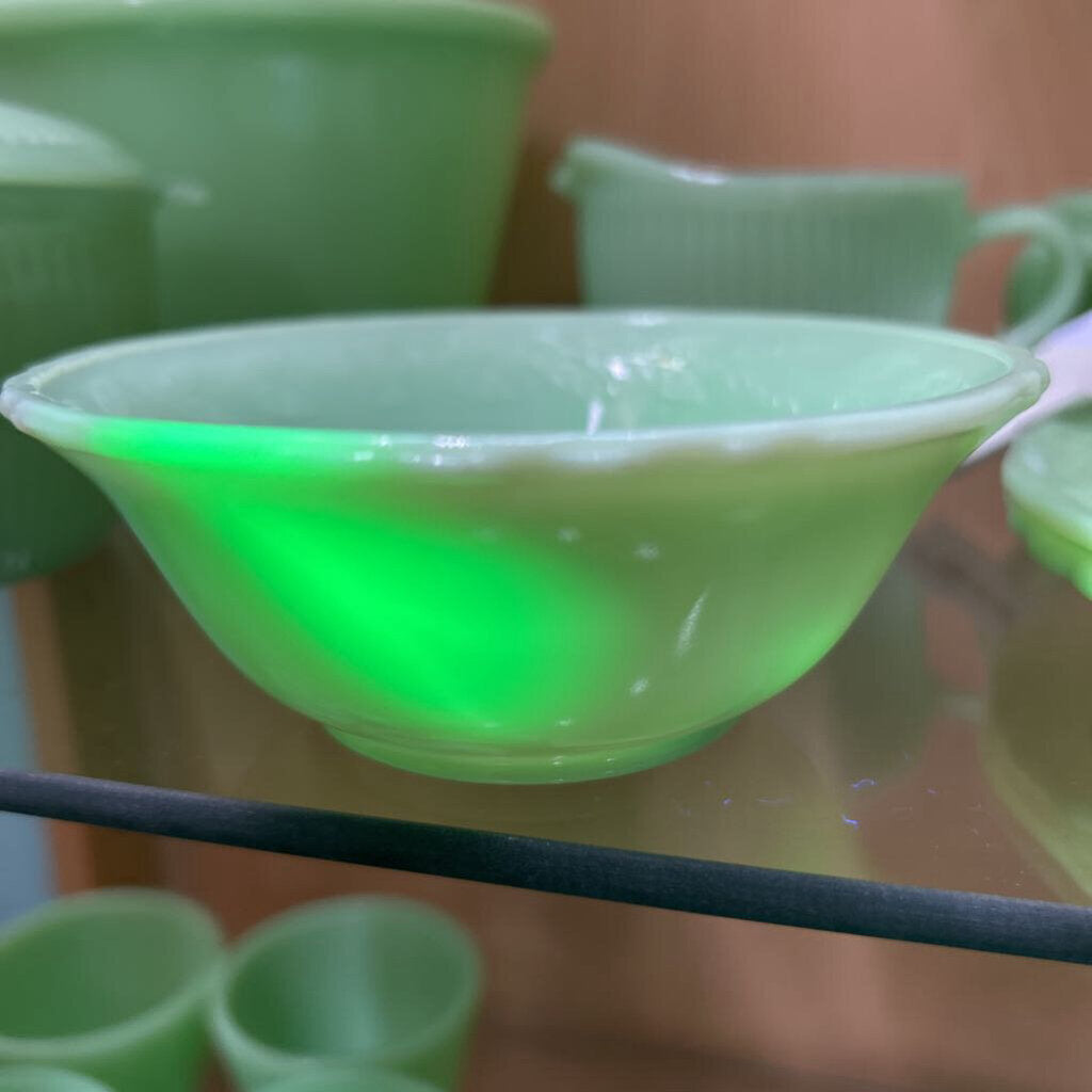 McKee Glass Company Laurel Jadeite Berry Bowl (Single) c.1930s **URANIUM**