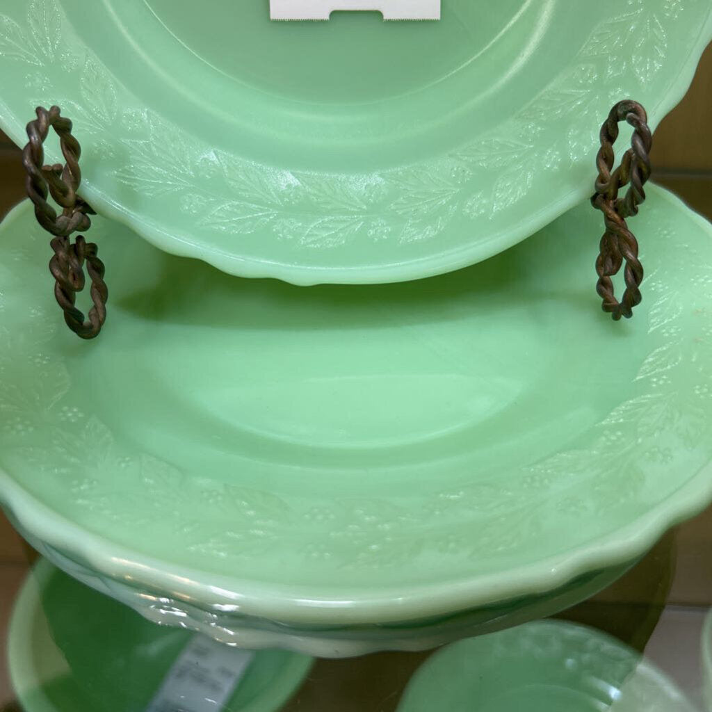 McKee Glass Company Laurel Jadeite 7.5" Salad Plate Set of 6 c.1930s **URANIUM**
