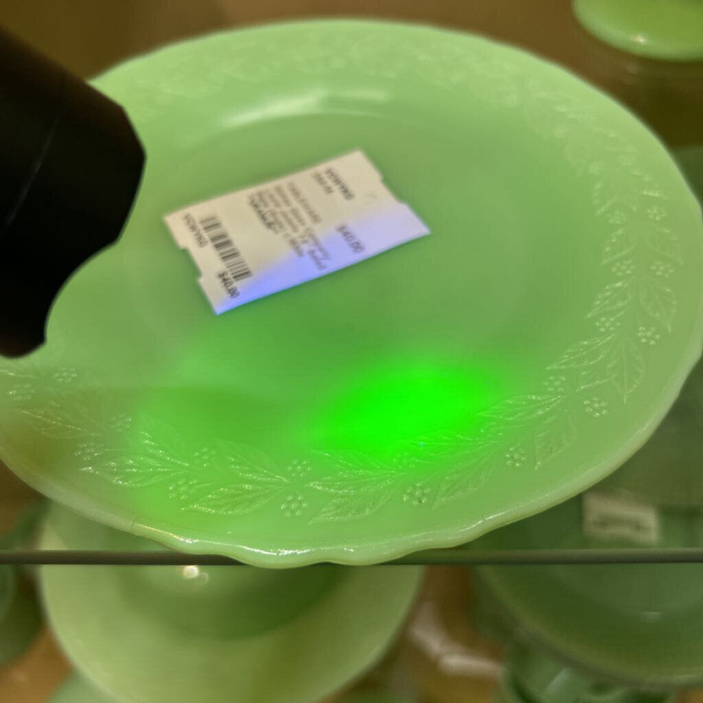 McKee Glass Company Laurel Jadeite 7.5" Salad Plate (Sngle) c.1930s **URANIUM**
