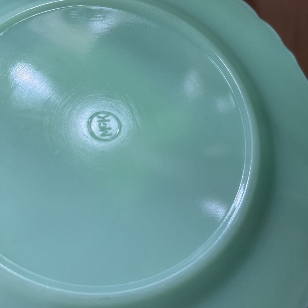 McKee Glass Company Laurel Jadeite 7.5" Salad Plate (Sngle) c.1930s **URANIUM**