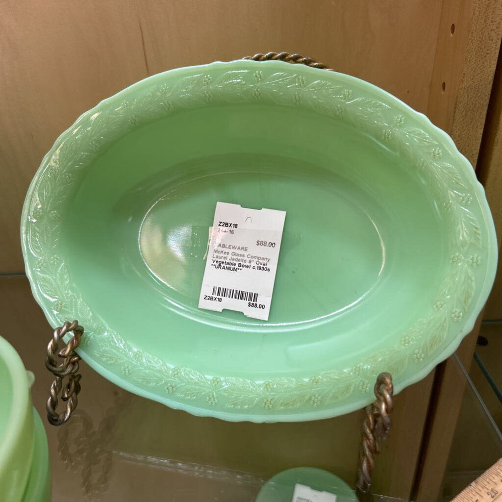 McKee Glass Company Laurel Jadeite 9" Oval Vegetable Bowl c.1930s **URANIUM**